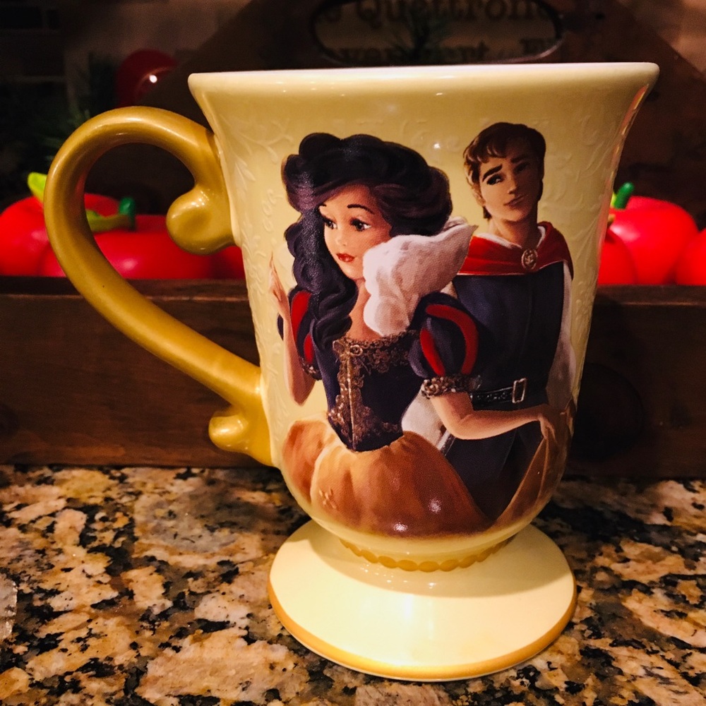✨ Disney Store Fairytale Designer Collection Snow White Mug ✨
